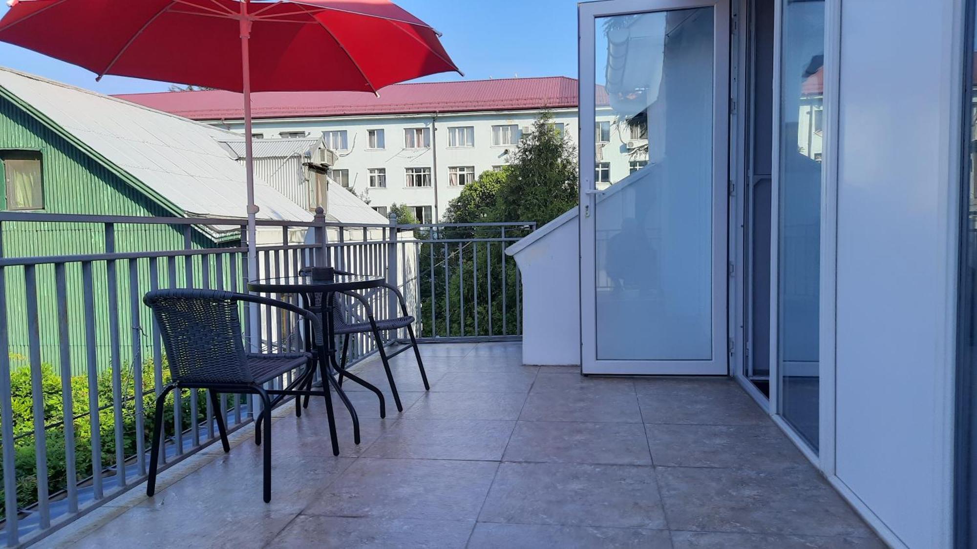 Guesthouse Next To Beach Batumi Exterior photo