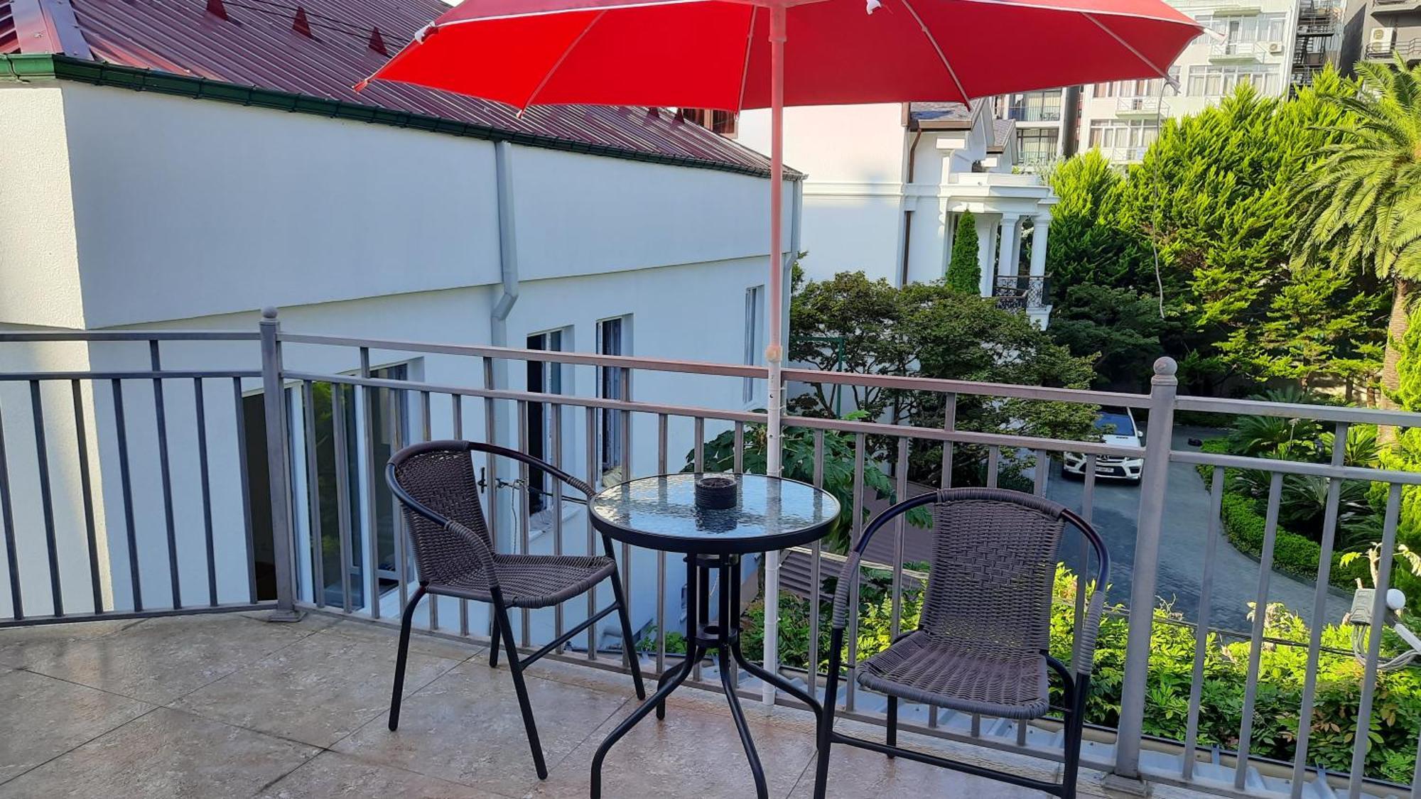 Guesthouse Next To Beach Batumi Exterior photo