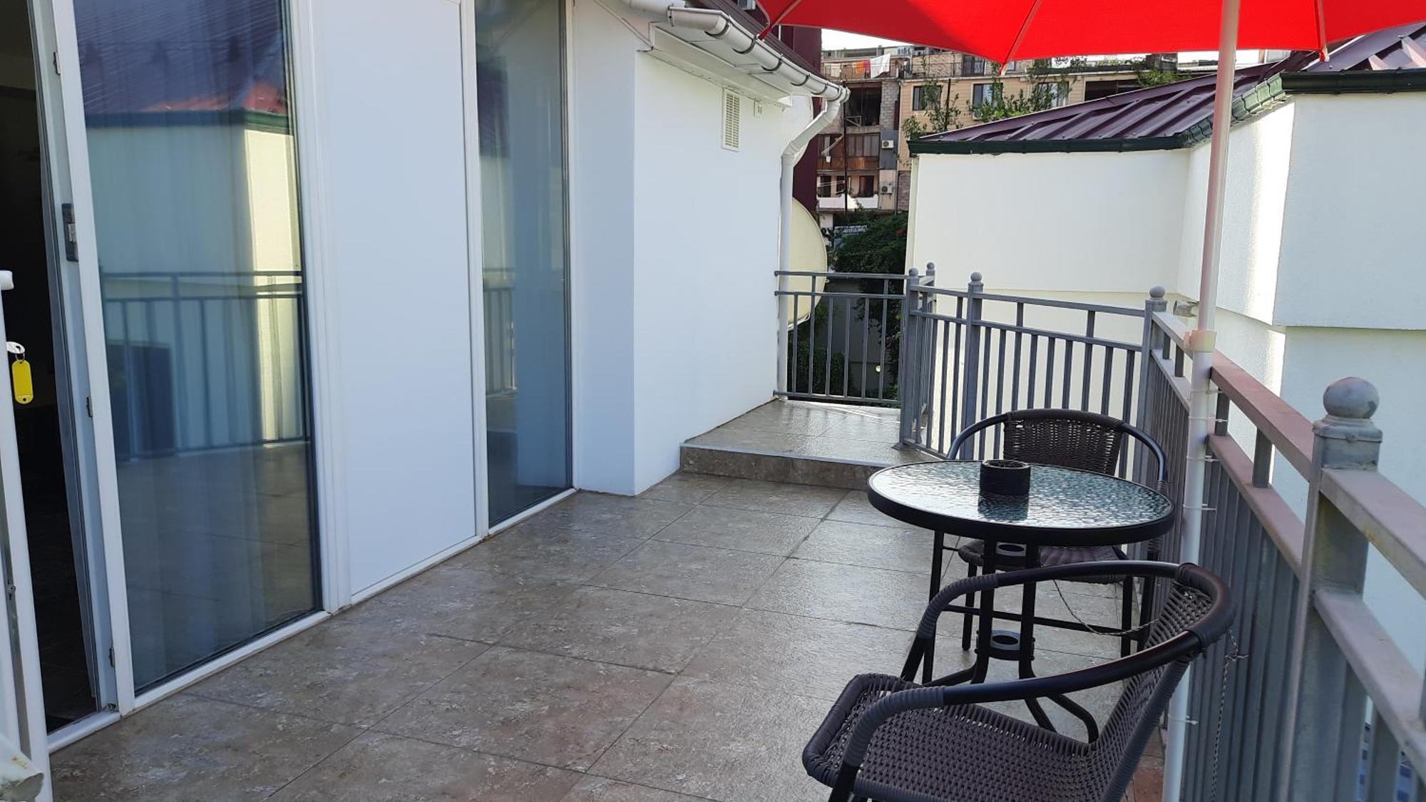 Guesthouse Next To Beach Batumi Exterior photo