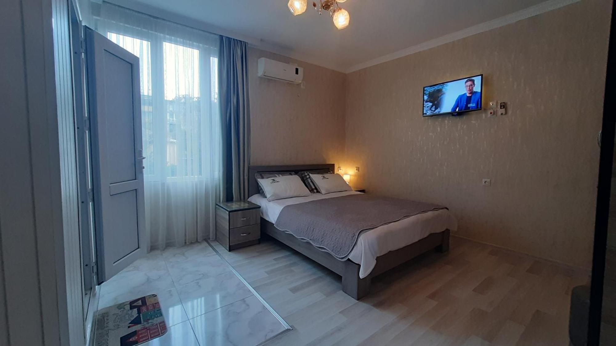Guesthouse Next To Beach Batumi Exterior photo