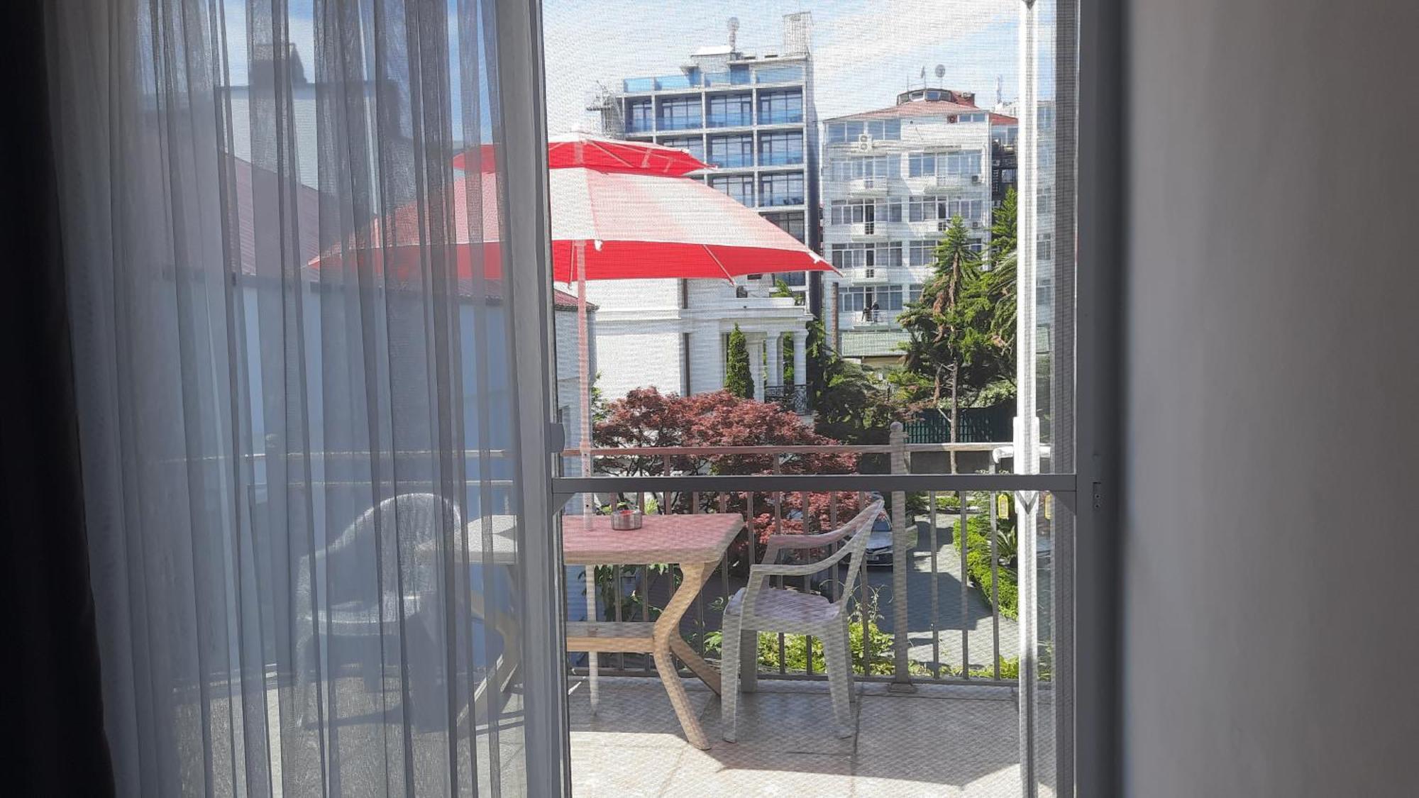 Guesthouse Next To Beach Batumi Exterior photo