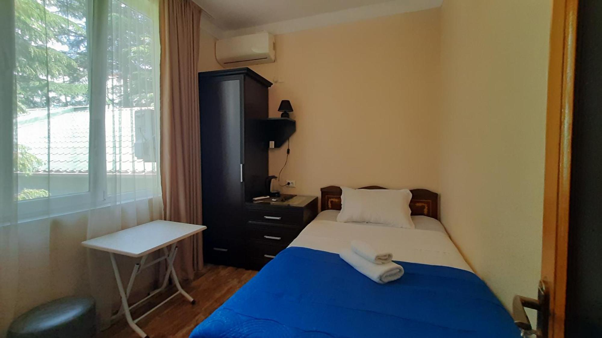 Guesthouse Next To Beach Batumi Exterior photo